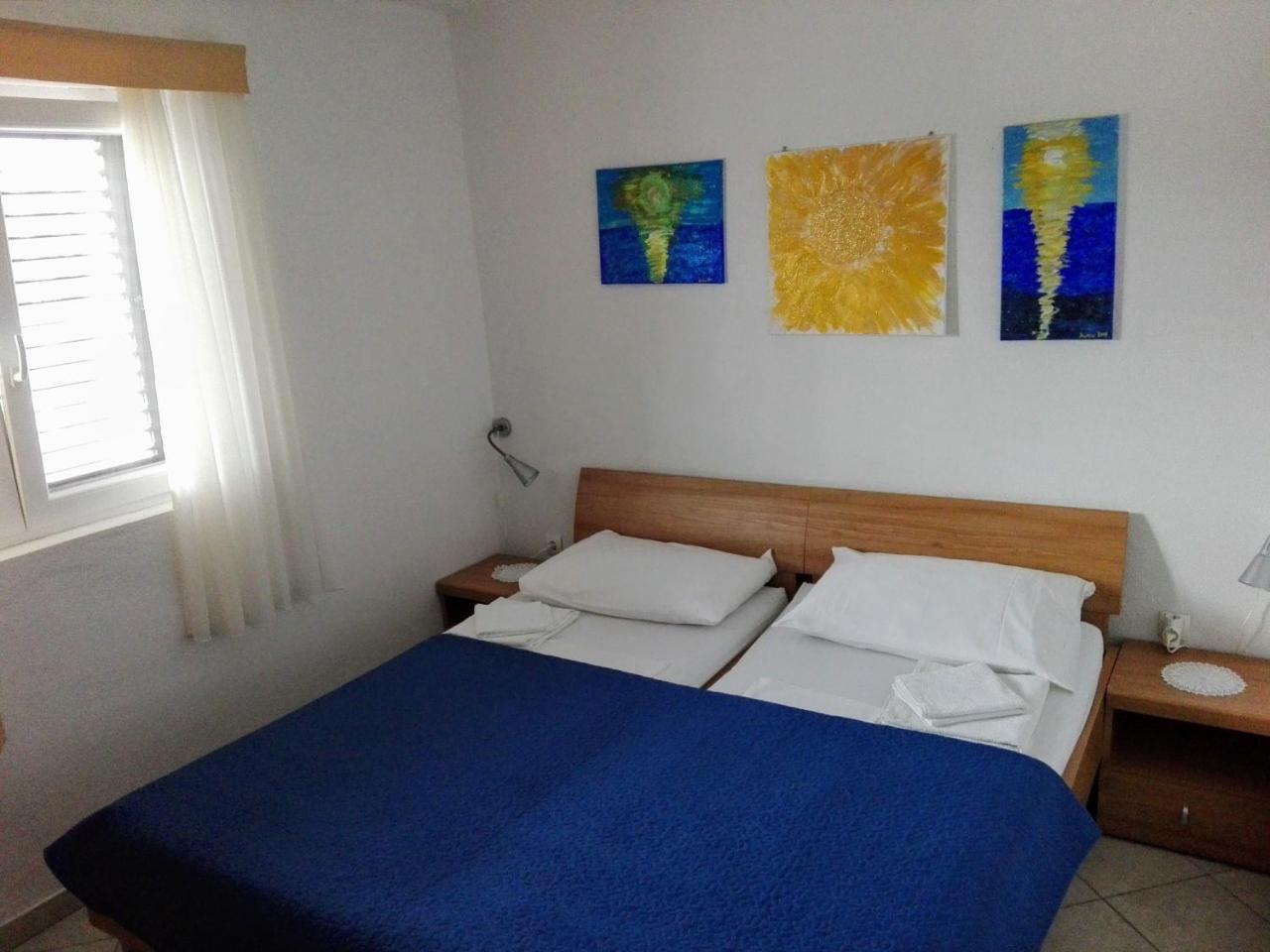 Dora, With A Beautiful View Of The Bay, Near The Sea And Center Appartement Vrboska